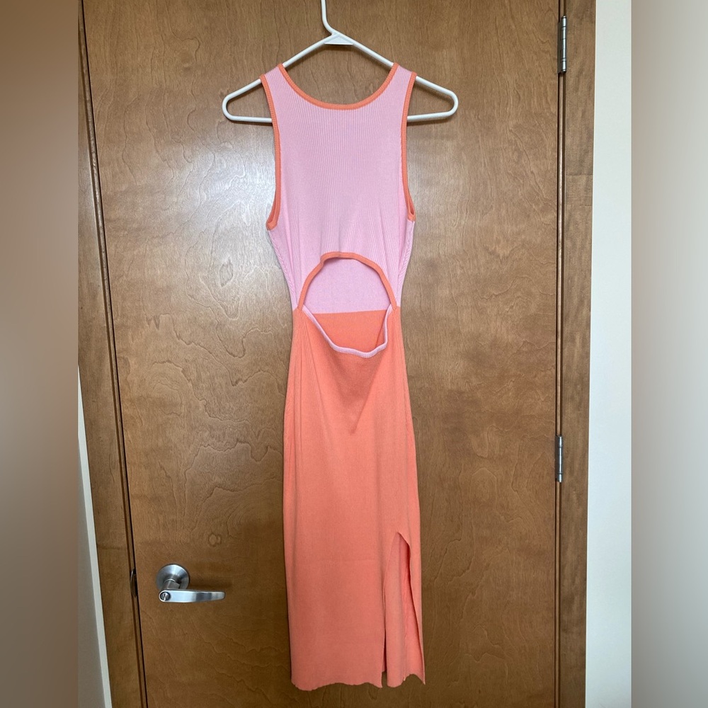 Cute colorblock midi dress!